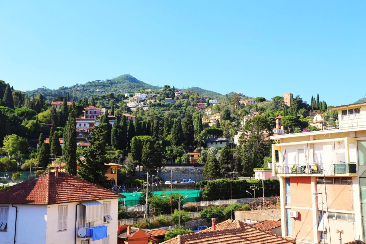 Hotel Alla Fontanella Alassio Kültér fotó