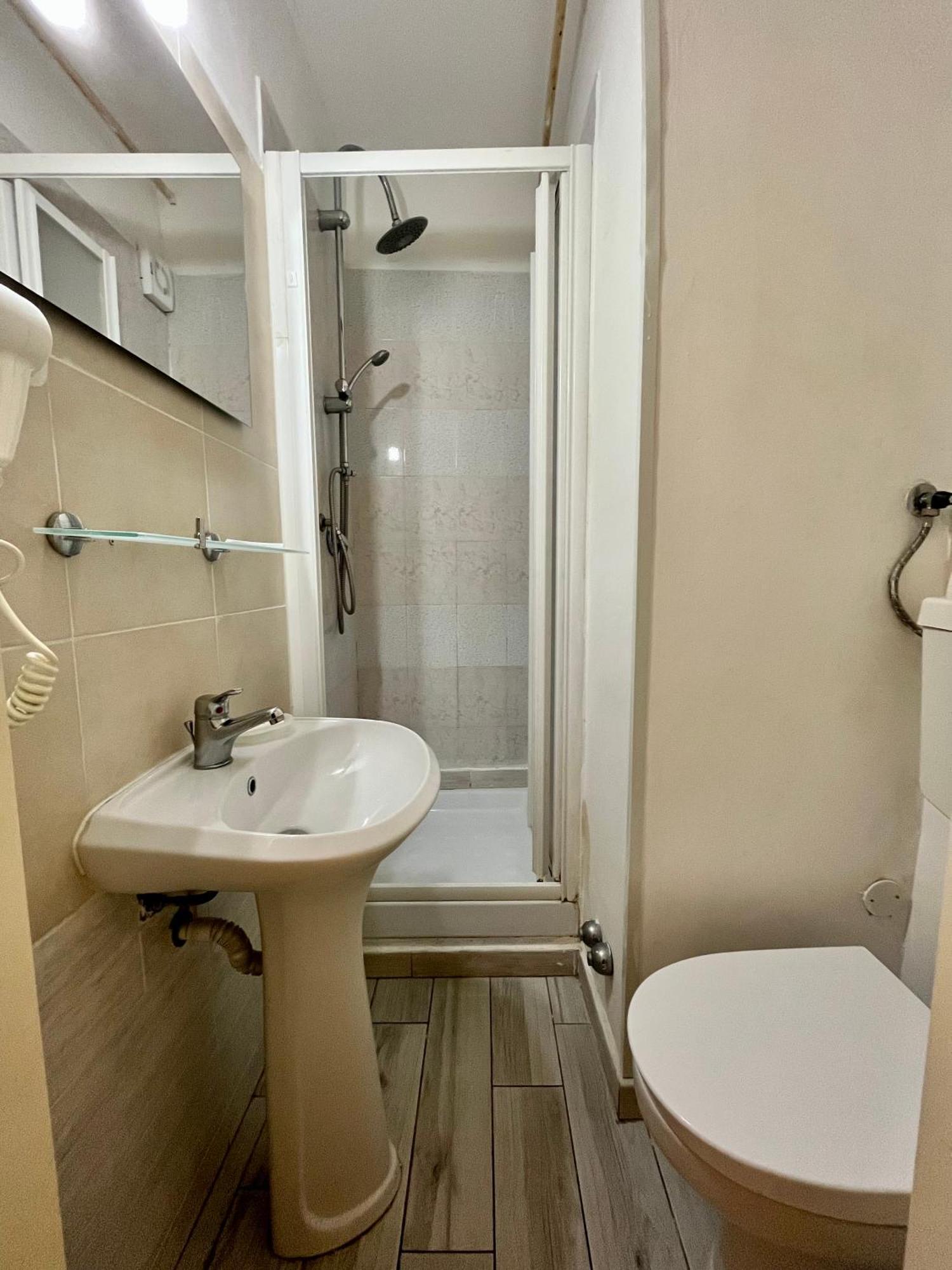 Hotel Alla Fontanella Alassio Szoba fotó